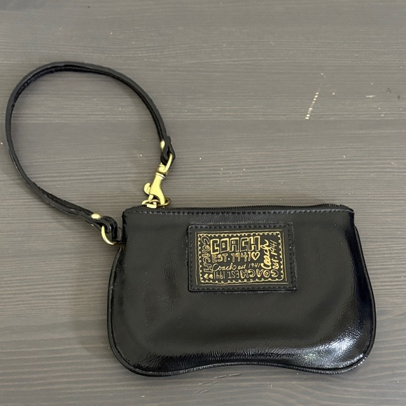 Coach Handbags - Coach Poppy Wristlet Wallet Black Patent Leather Gold Zipper Y2K